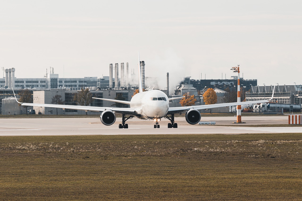 Innowacyjne Propozycje Dla Osób Korzystających z Lotniska Okęcie
